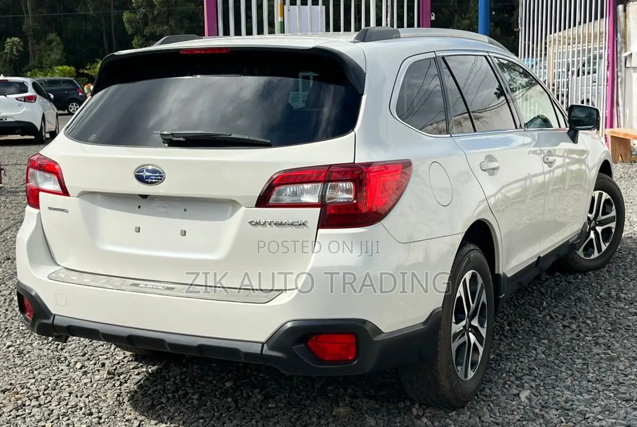 Subaru Outback 2018 White