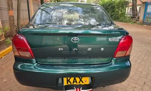 Toyota Platz 1999 Green