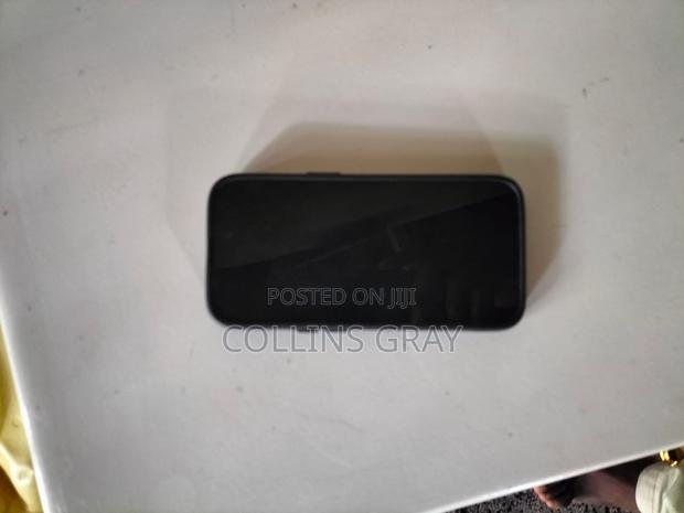 Apple iPhone 15 128 GB Black - thumbnail 4