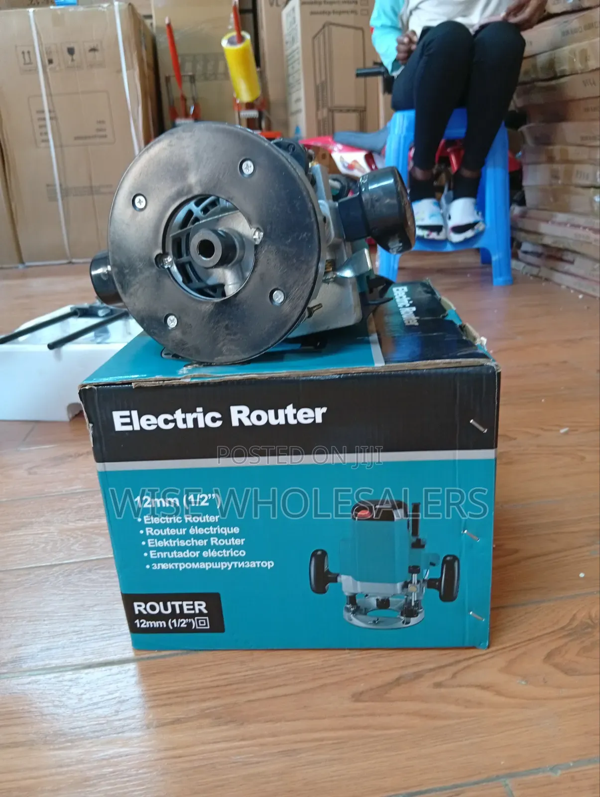 Makita Heavy Duty Router 1600watts
√••