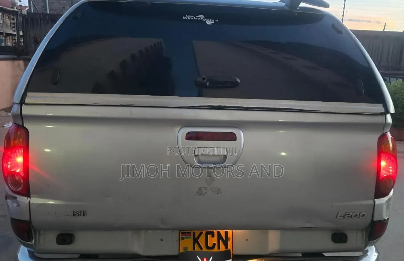 Mitsubishi L200 2013 Silver