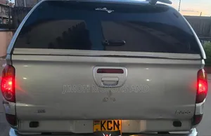 Mitsubishi L200 2013 Silver