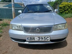 Nissan Sunny 2004 Silver