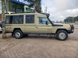 Toyota Land Cruiser 2013 Beige