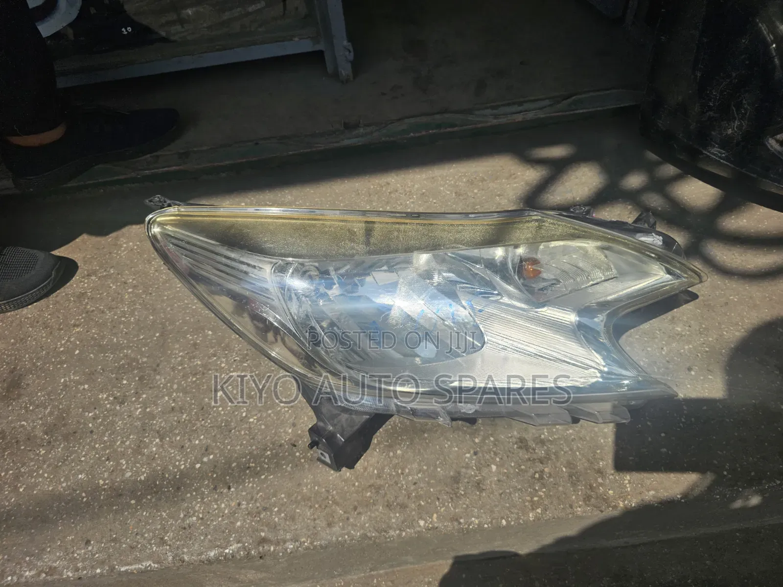 Nissan Note 2010 Headlight