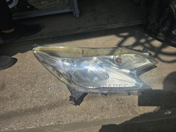 Nissan Note 2010 Headlight