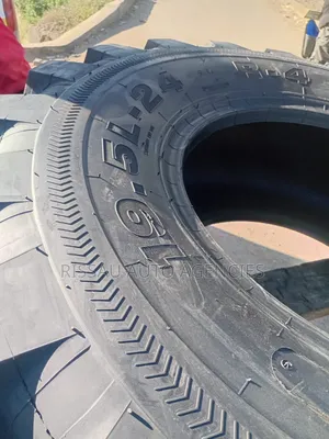 19.5l-24 R4 Roadhiker 12ply Industrial Tubeless Tyres