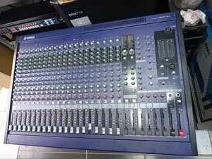 Yamaha Mg24/14fx 24-Channel Analog Mixer