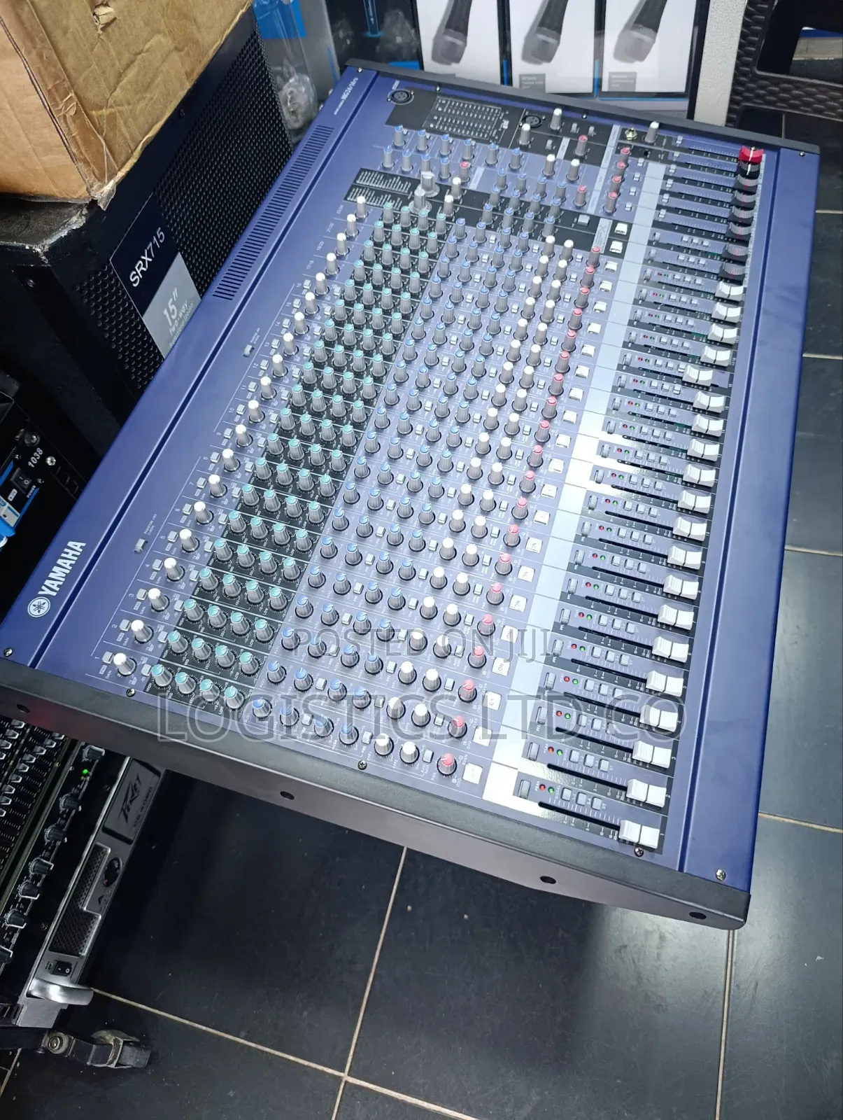 Yamaha Mg24/14fx 24-Channel Analog Mixer