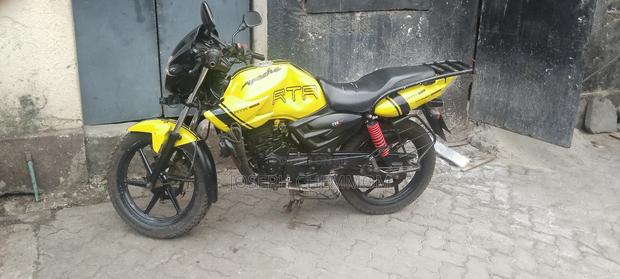 TVS Apache 160 4V 2013 Yellow - thumbnail 2
