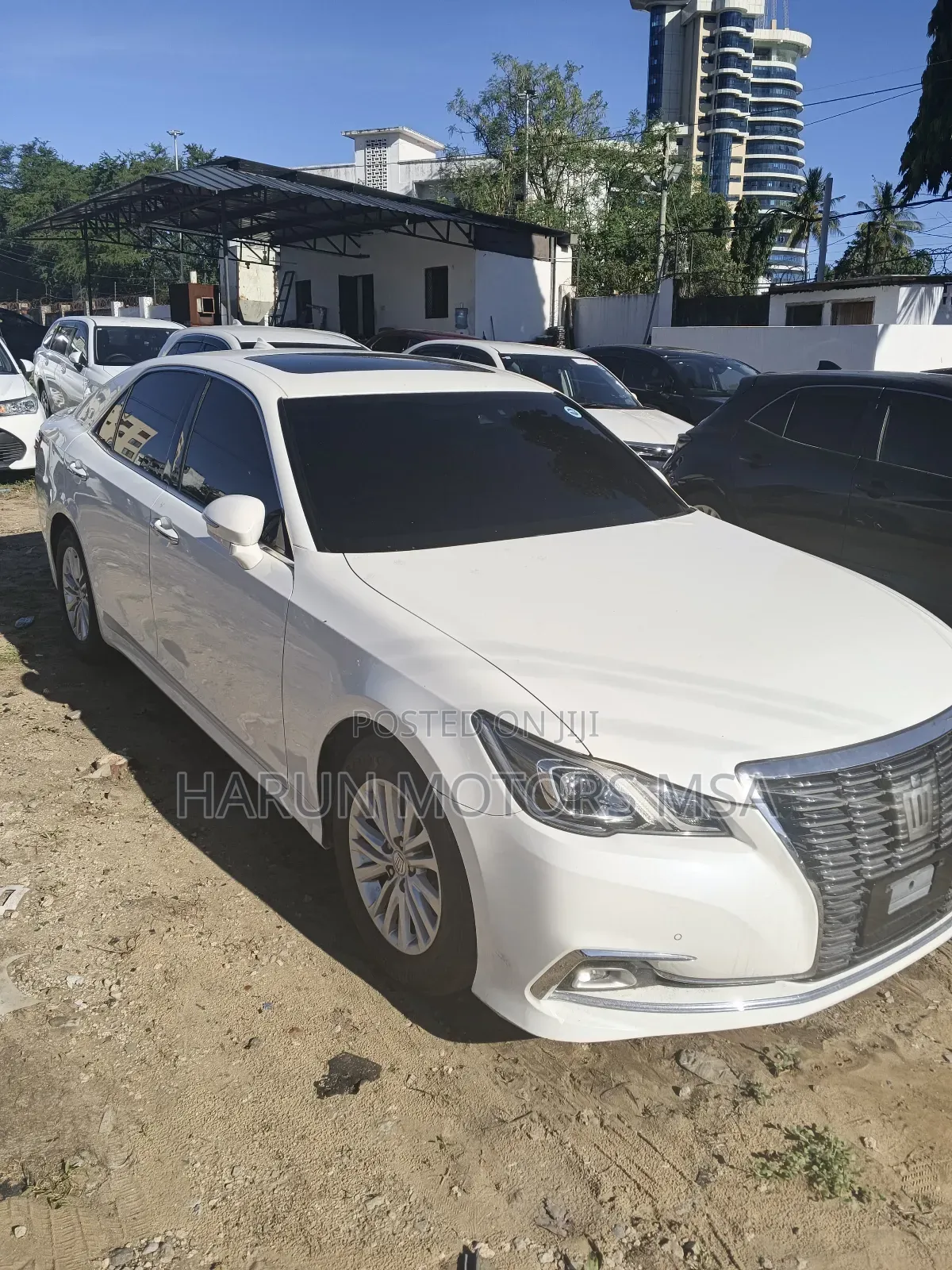 Toyota Crown 2018 White
