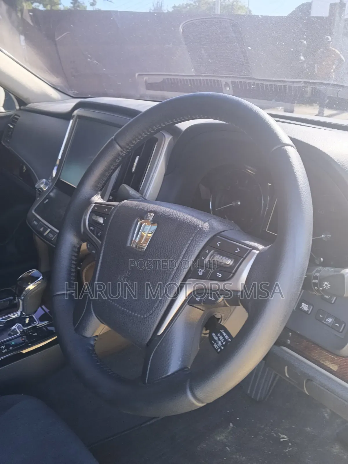 Toyota Crown 2018 White