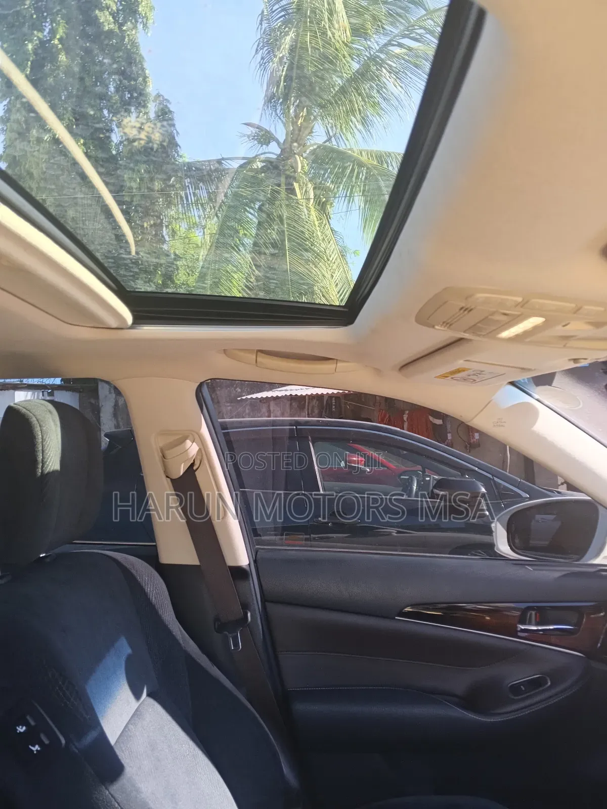 Toyota Crown 2018 White