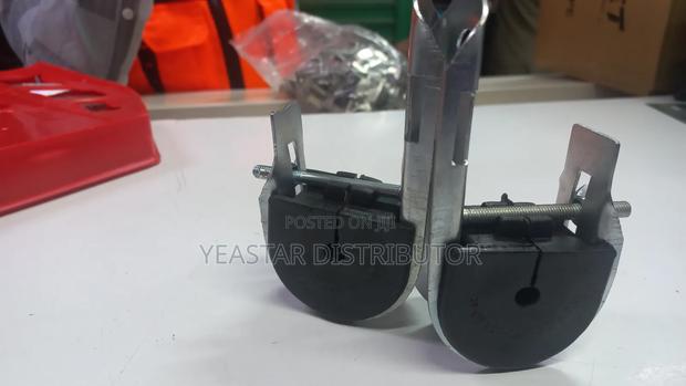 Small J-Hook Suspension Clamp (Also Known as an Adss Suspension Clamp)
