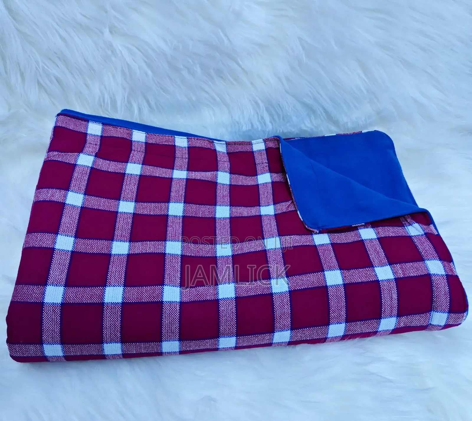 Checked Warm Masai Fleece – 150 × 200 Cm –Gw