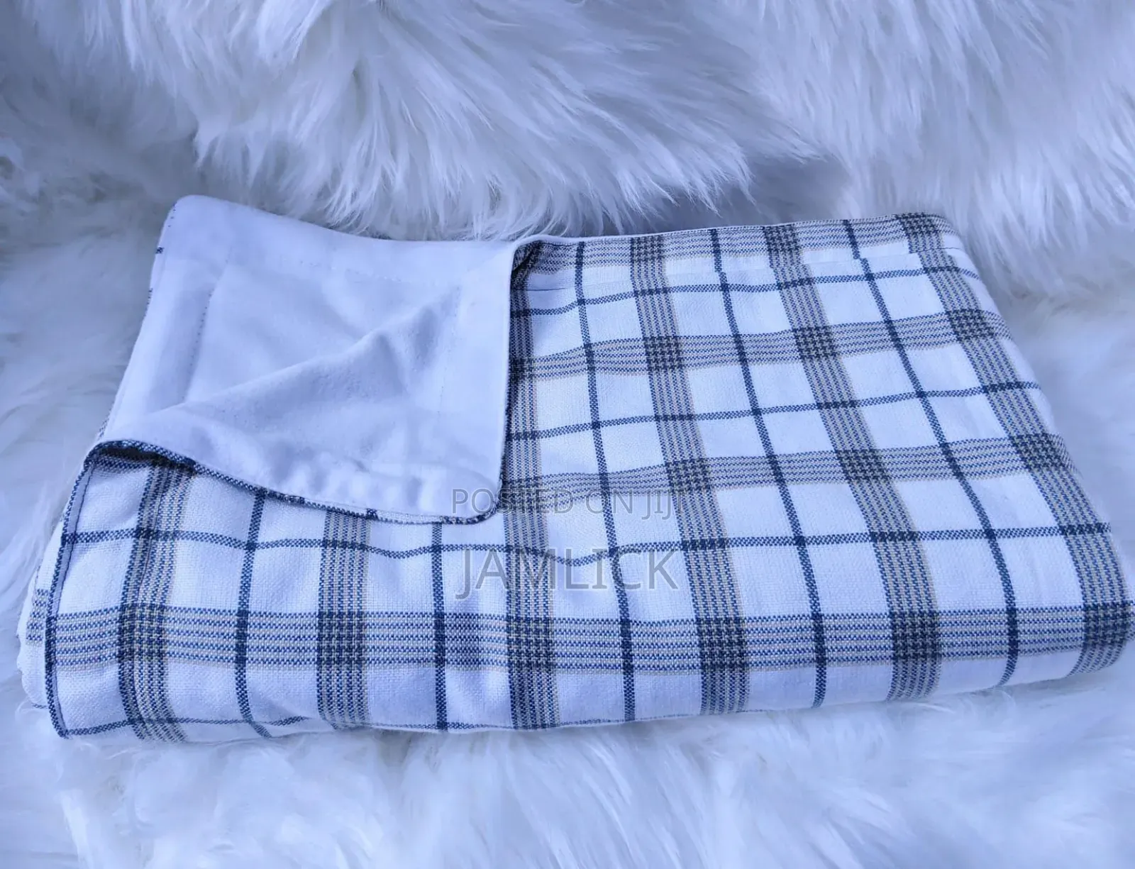 Checked Warm Masai Fleece – 150 × 200 Cm –Gw
