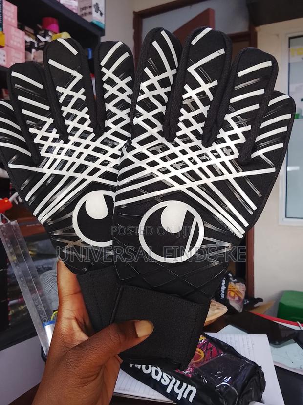 Uhlsport Goalkeeper Gloves - thumbnail 2