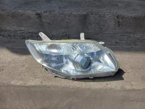 Fielder/Axio 141 Xenon Headlight