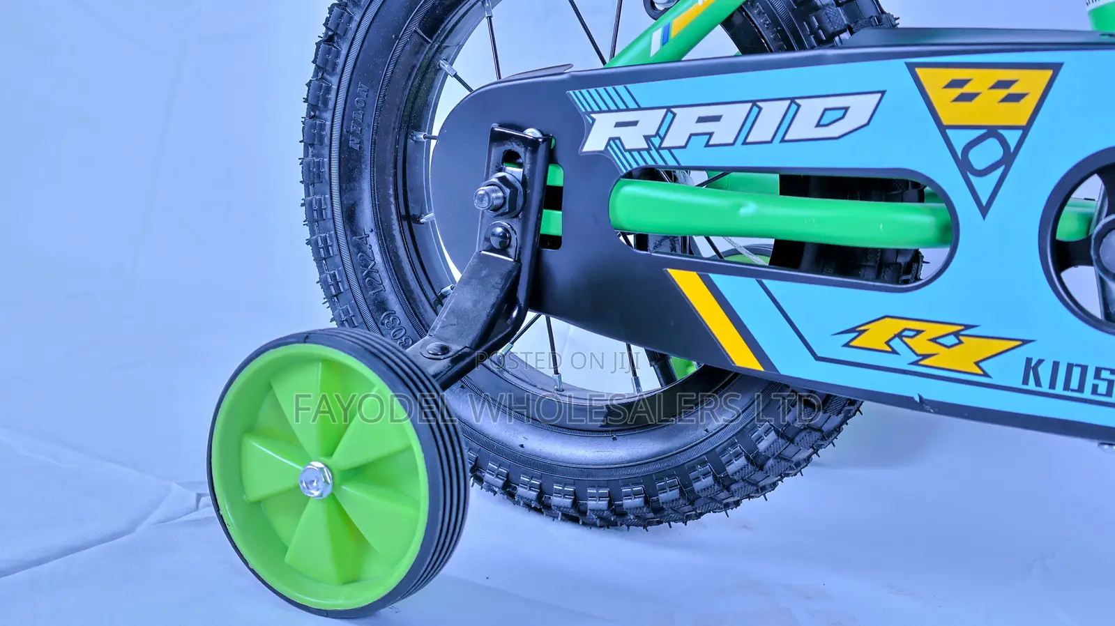 Raid Kids Size 12 With Bottle and Adjustable Seat