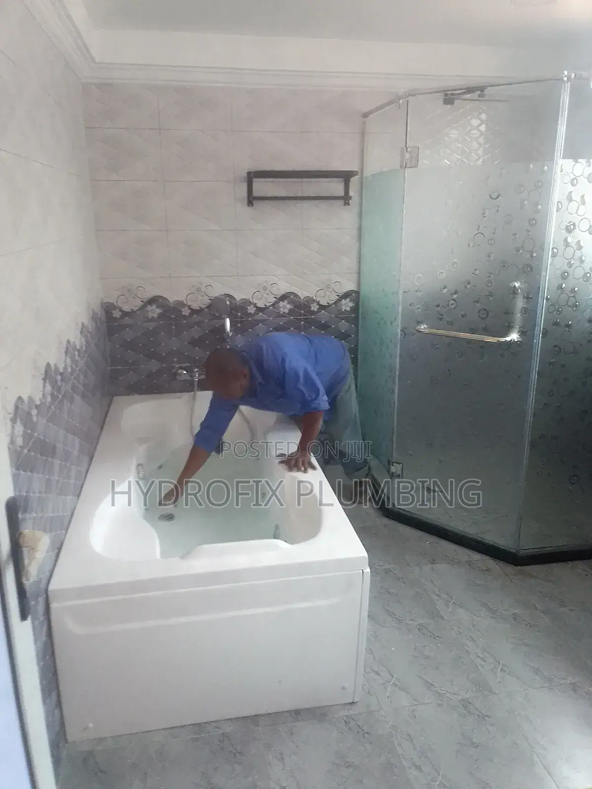 Bathroom Refurbishment Neet and Standardized Professional Finishing.
