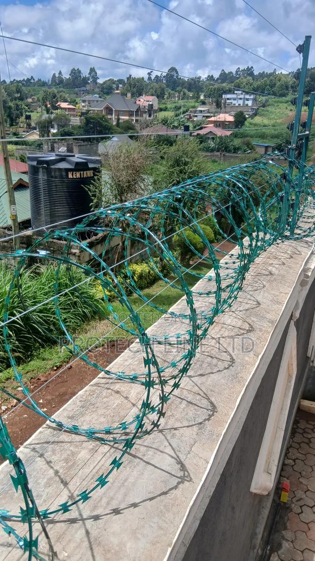 Electric Fence Green Razor Wire