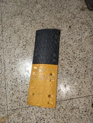 Road Hump/ Speed Hump/ Rubber Speed Breaker
