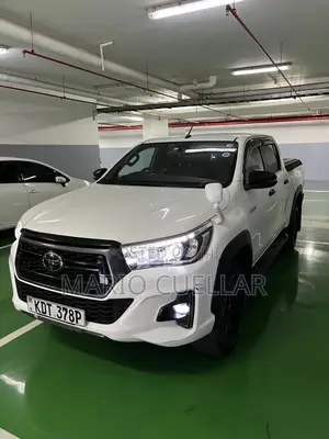 Toyota Hilux 2019 White