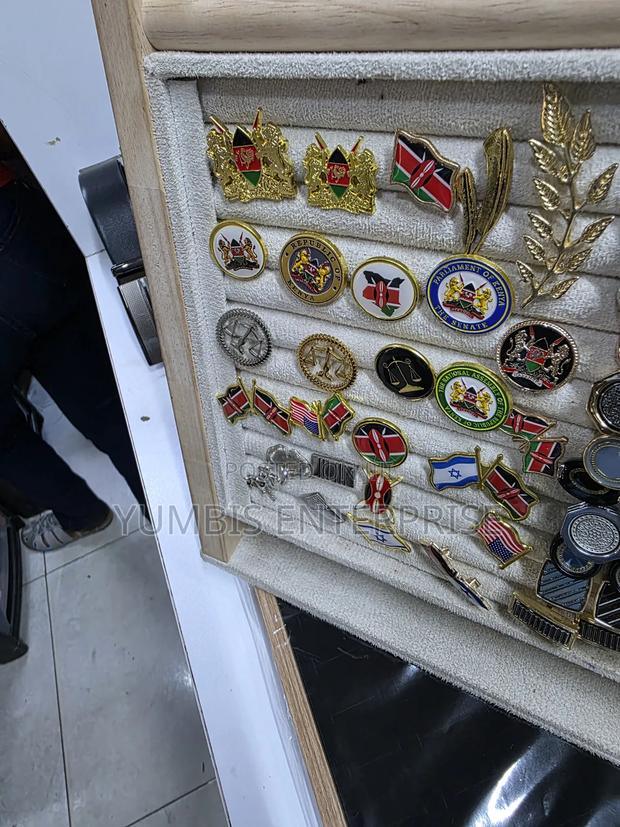 Lapel Pins at 350 - thumbnail 2
