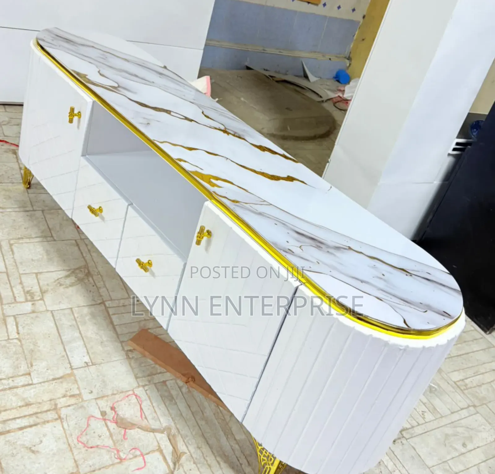6 FTS Modern Executive Tv Stand