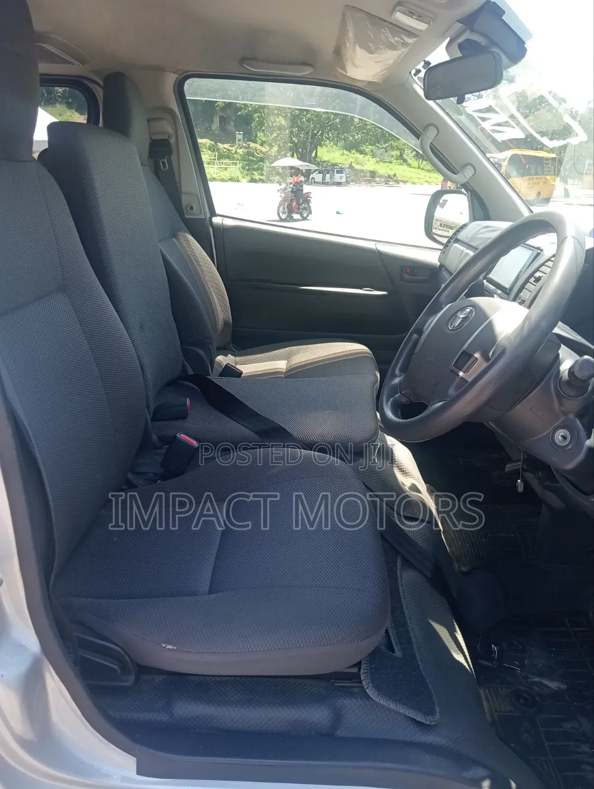 Toyota HiAce 2019 Silver
