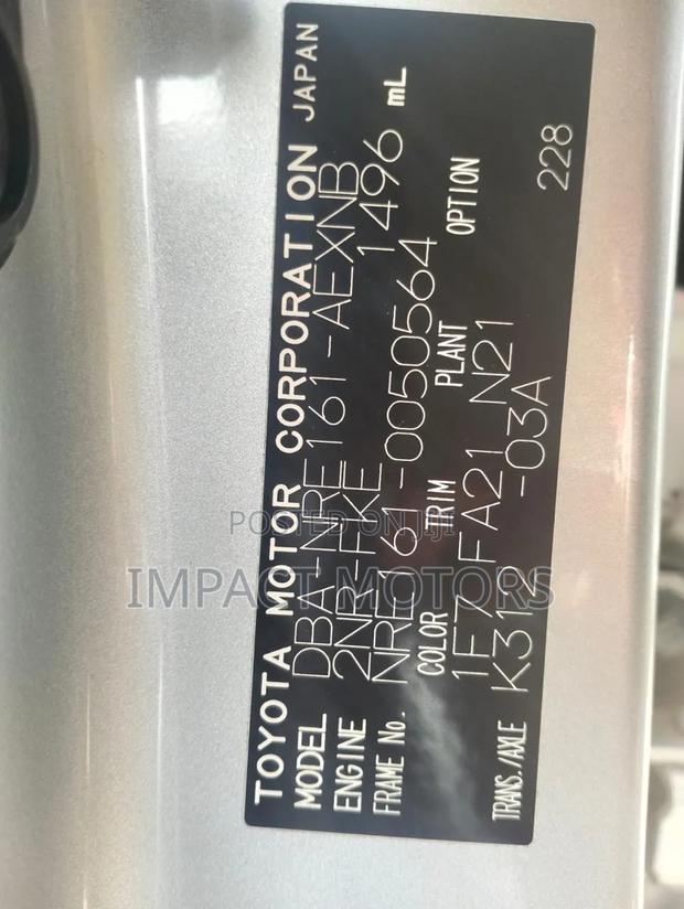 Toyota HiAce 2019 Silver - thumbnail 15