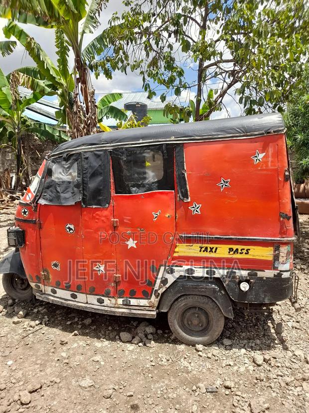 Piaggio 2015 Red