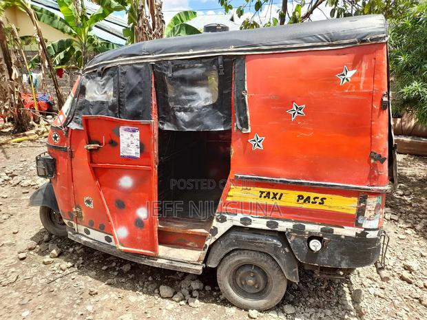 Piaggio 2015 Red - thumbnail 2