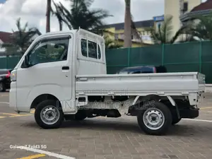 Daihatsu HIJET 2018 White