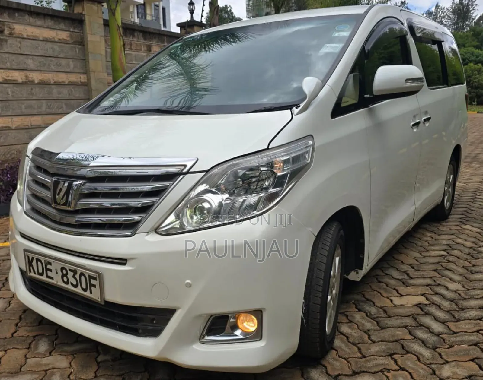 Toyota Alphard 2014