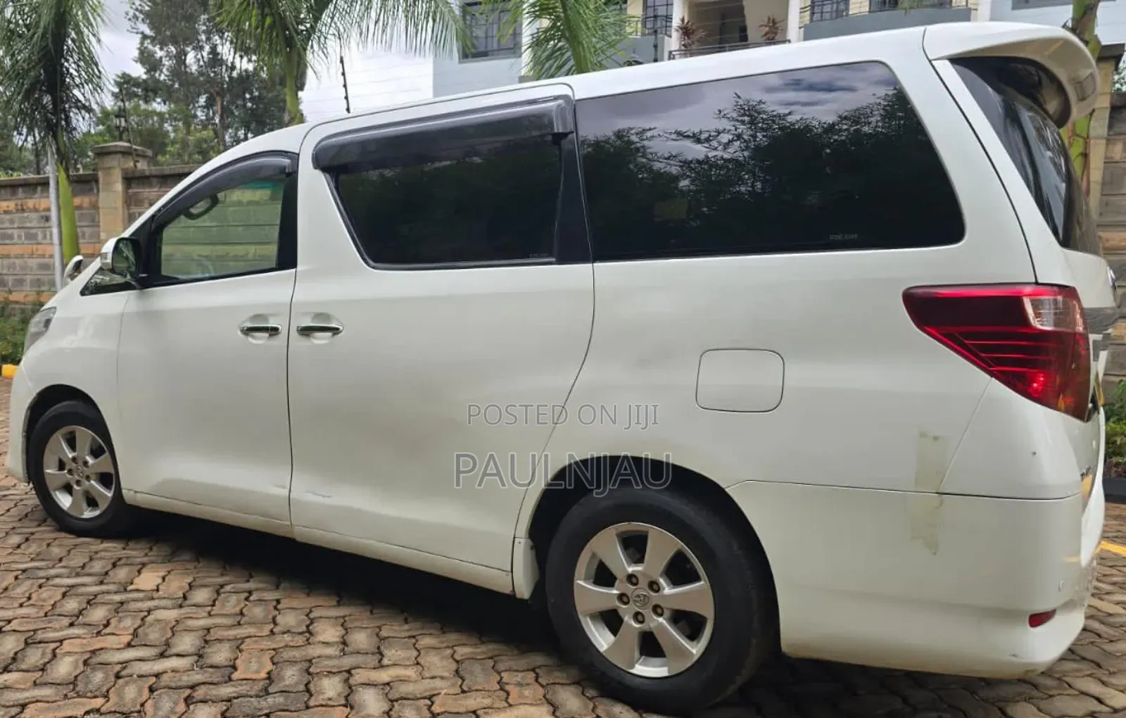 Toyota Alphard 2014