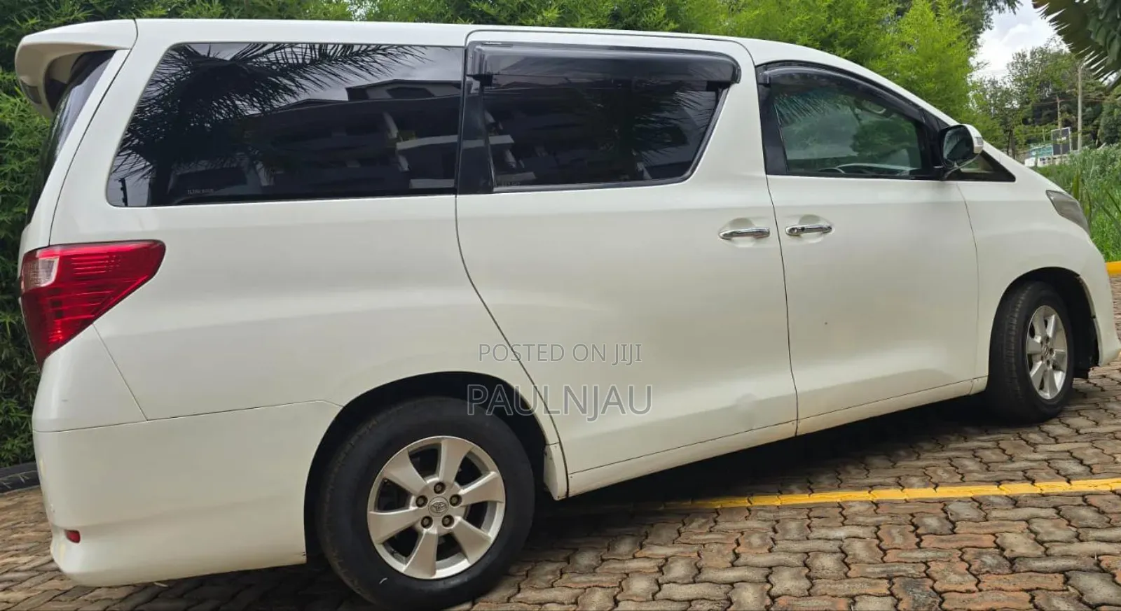 Toyota Alphard 2014