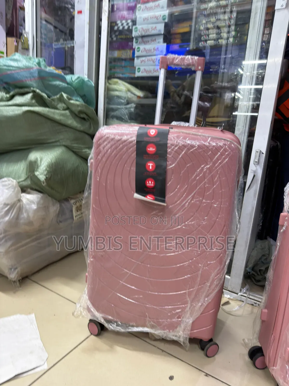 Medium Suitcase Travel Suitcase at 3000[Rubber Material