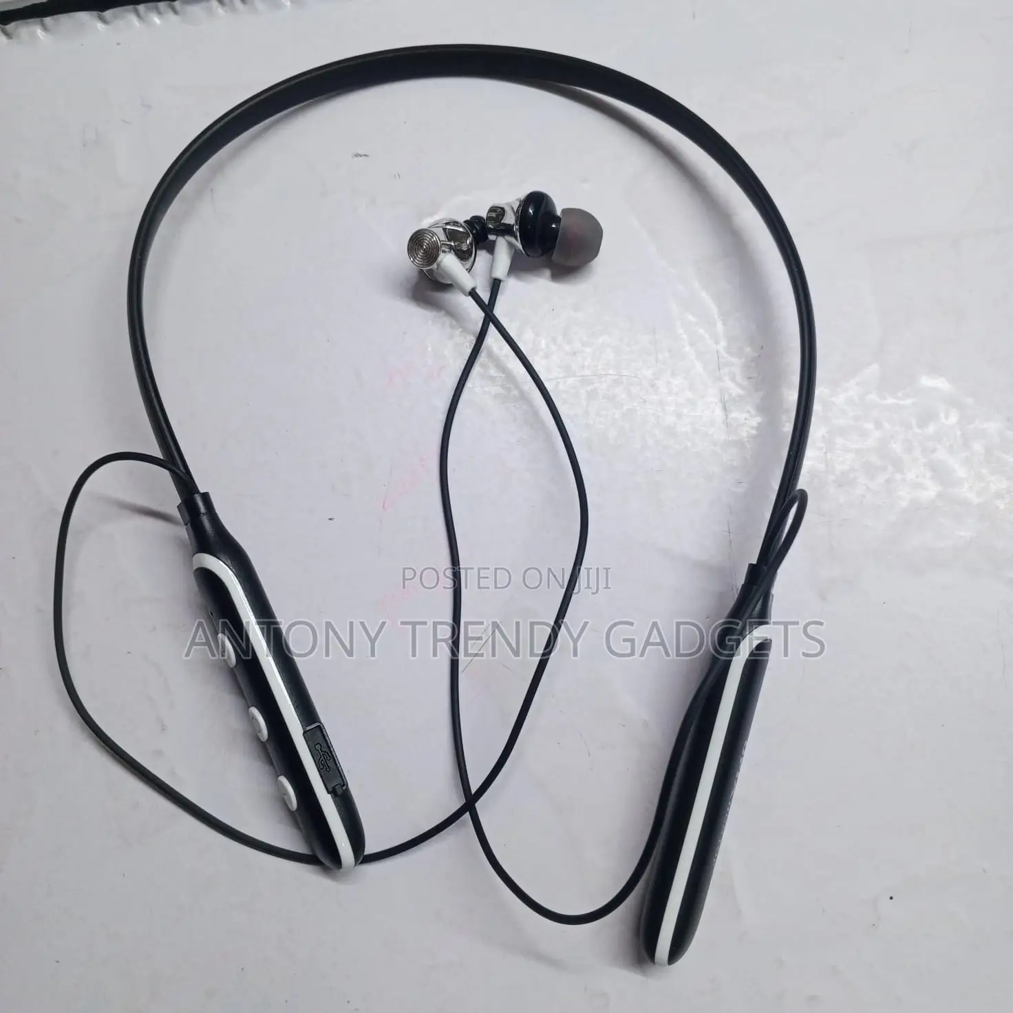 Ht-075 Wireless Neckband Earphones Magnetic Bass Stereo