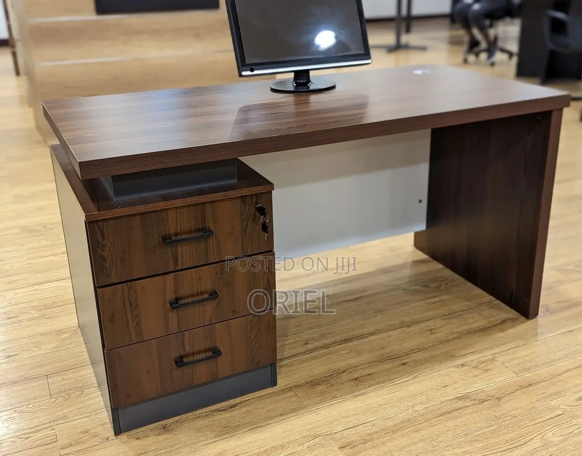 Office Desk : Executive 1.4m Office Staff Desk