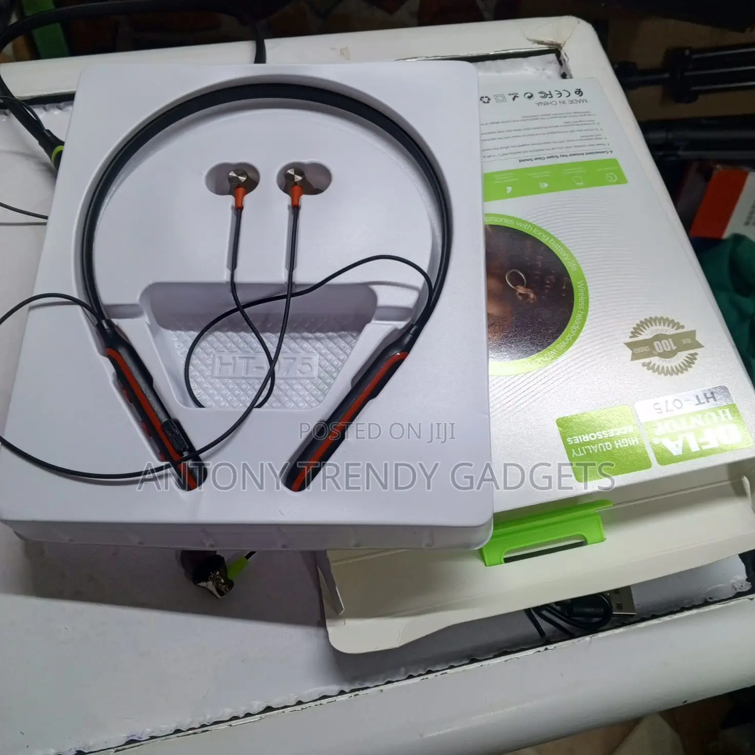 Ofia Huntop Ht-075 Wireless Neckband Earphones, Magnetic Smart Control