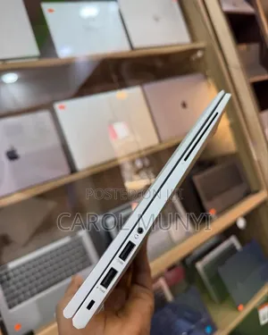 New Laptop HP EliteBook 840 G7 8GB Intel Core i5 SSD 256GB