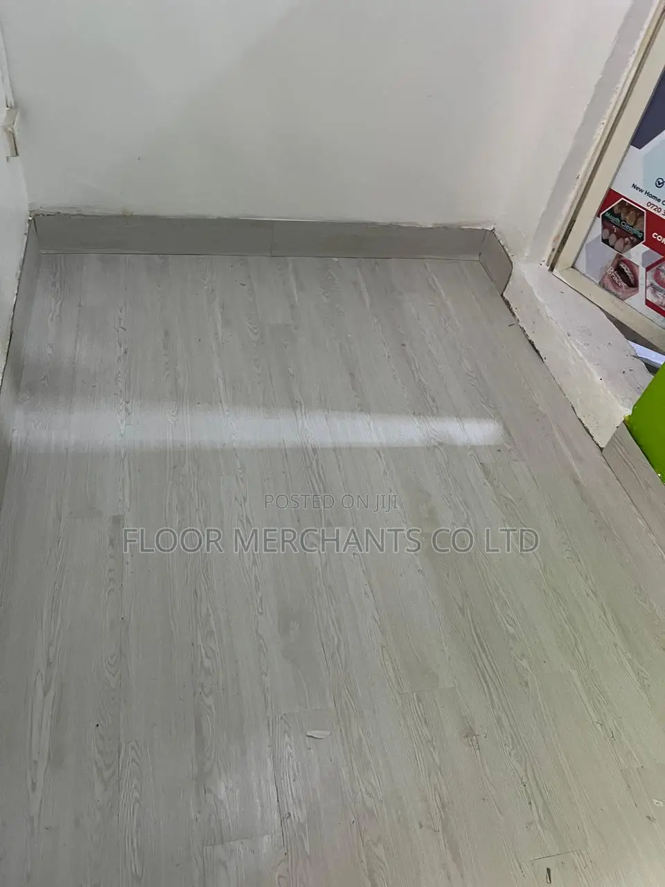 (Grey Wood Lvt)