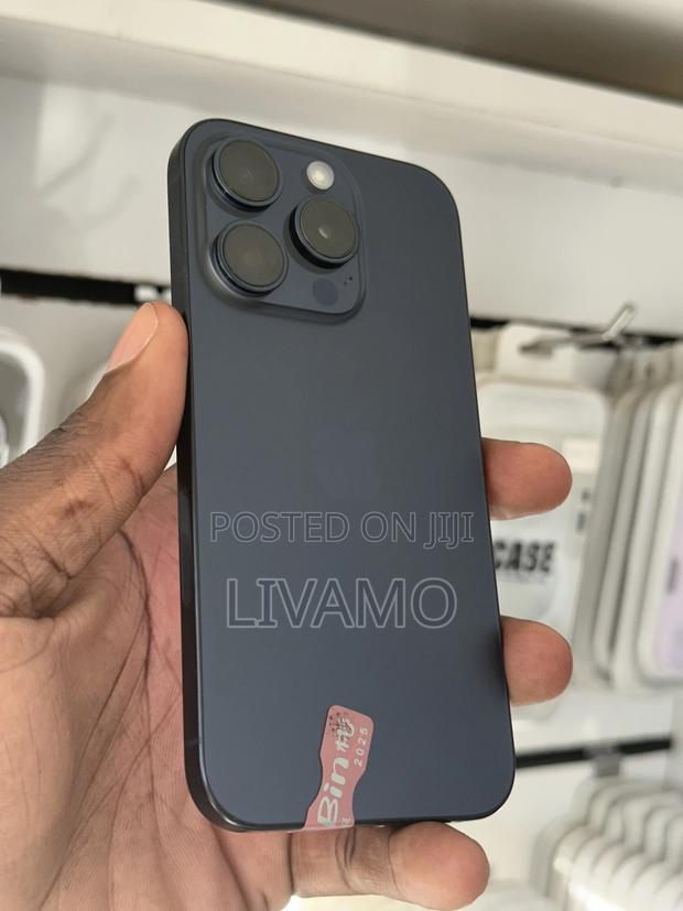 Apple iPhone 15 Pro 256 GB Black - thumbnail 3