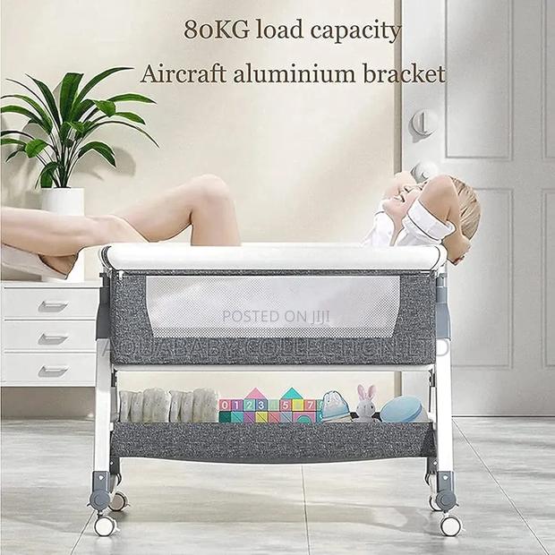 Co-Sleeper Bassinet With Net Changing Mat - thumbnail 4