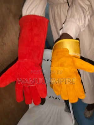 Yellow And Brown Leather Construction Rigger Working Gloves.