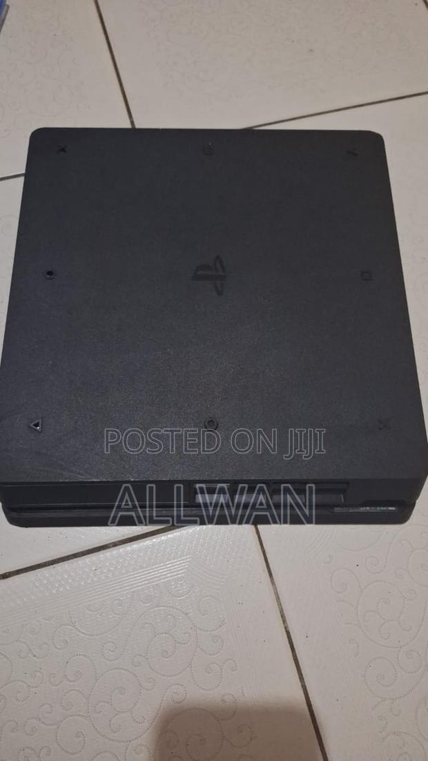 New Ps4 Slim - thumbnail 2