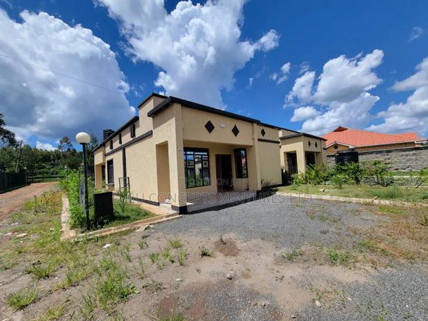 3bdrm House in Kumunyu, Kenyatta Road / Theta  for sale