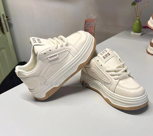 Ladies Platform Sneakers - thumbnail 2
