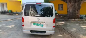 Toyota HiAce 2019 Silver